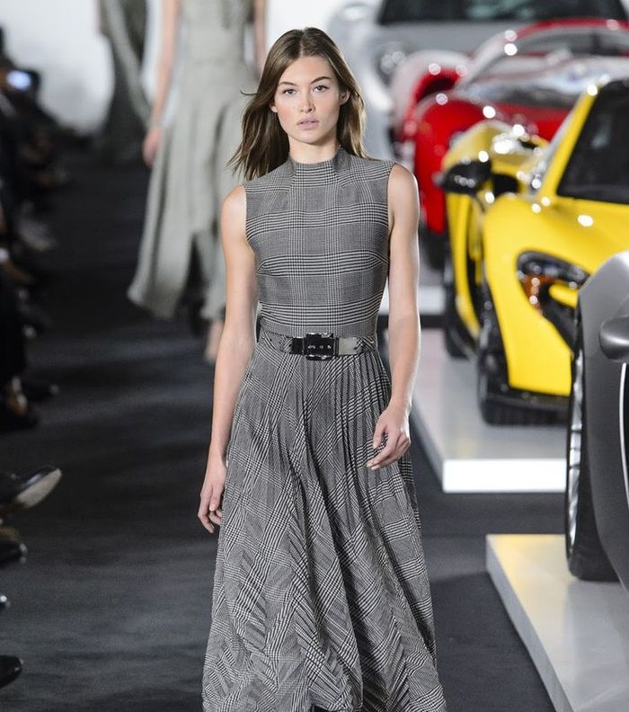 فساتين ٢٠١٨ سهره ميدي