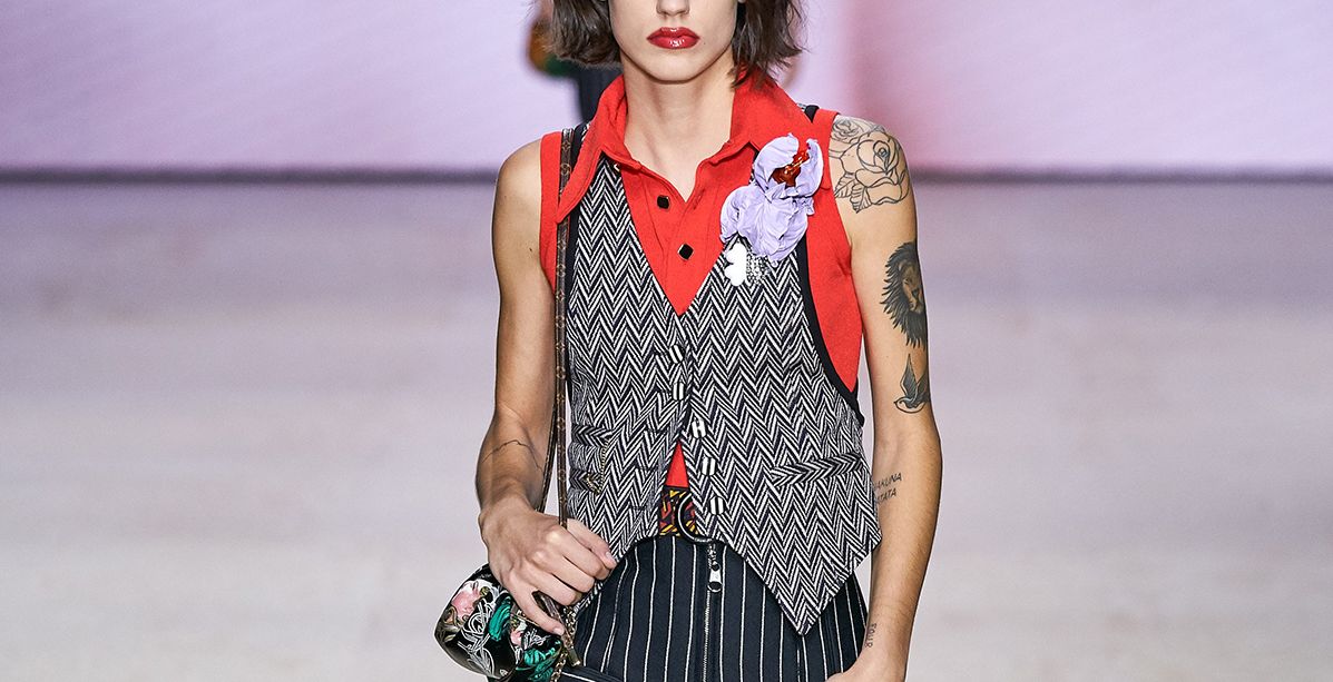 تاريخ تصميم الصدارية من قطعة رجالية الى قطعة نسائية