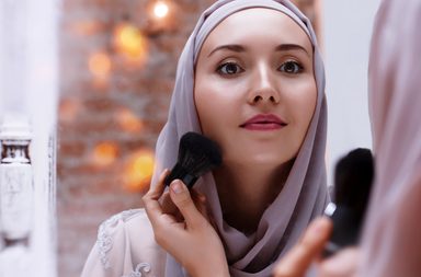 أحدث مستحضرات مكياج لإطلالة مميزة في عيد الفطر