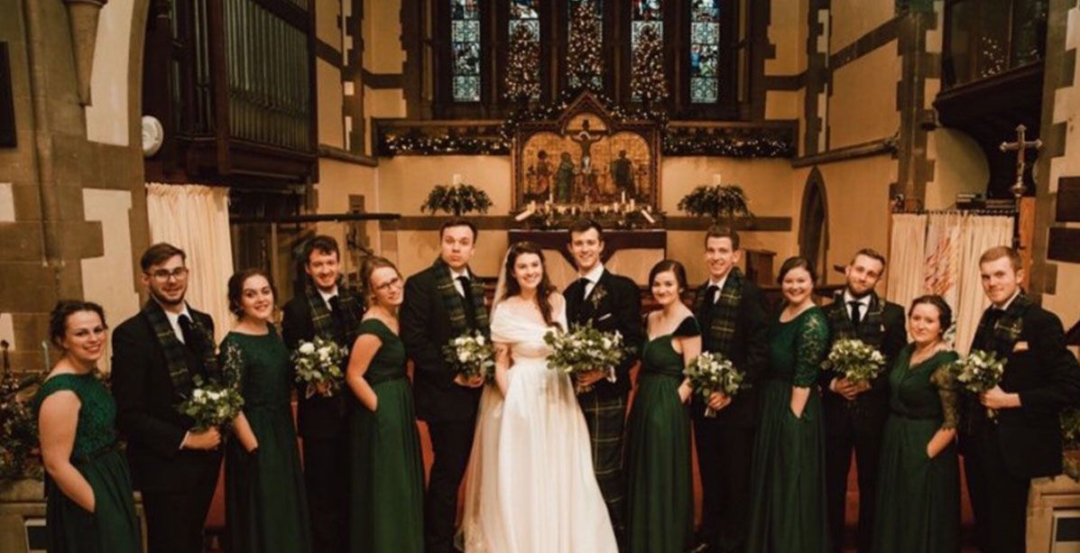 عروسٌ تغيّر مفهوم فستان الزفاف من خلال إضافة تفصيل صغير غير متوقّع إليه!