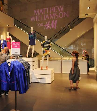 تعاون H&M مع ماثيو ويليامسون عام 2009