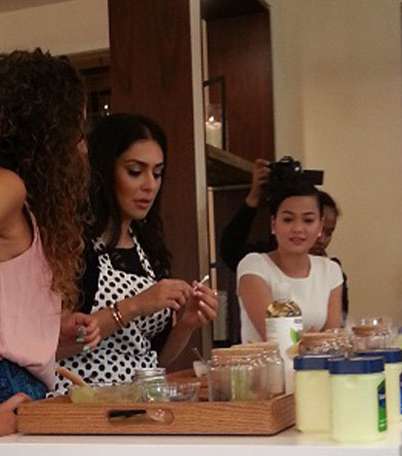 صور هدى قطان تصنع الغلوس بنفسها