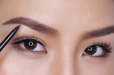 اتقني طريقة تشقير الحواجب وصبغها