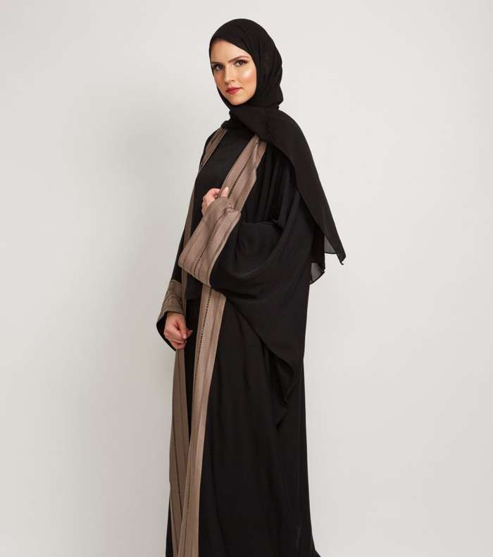 صور اروع موديلات عبايات ٢٠١٩