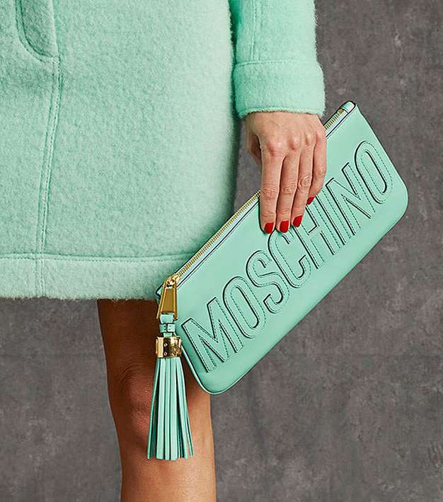 تالقي بحقائب موسكينو من مجموعة Pre Fall 2015