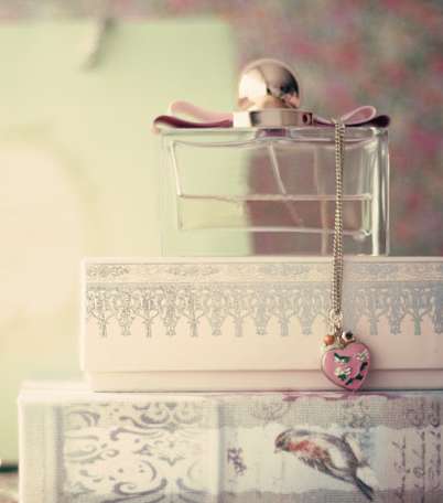 بالصور، نفحات عطور تعزز المزاج