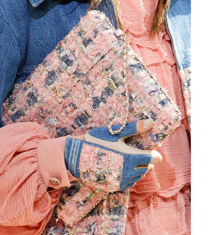 كلاتش CHANEL التويدي لشتاء 2017