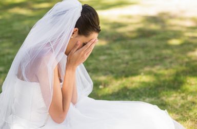 عروس تتعرض لأسوء خيبات الامل يوم زفافها ورد فعلها فاجأ المدعوين!