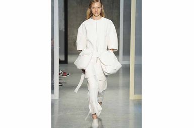 السترة بالقصة الفضفاضة والجيوب الكبيرة من مارني لصيف 2017