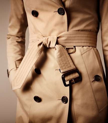 من أشهر تصاميم Burberry، معطف الـ Trench Coat