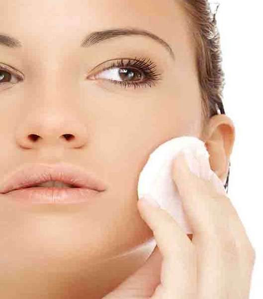 صور افضل اساس للبشرة الدهنية