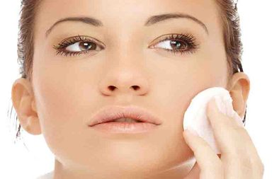 صور افضل اساس للبشرة الدهنية