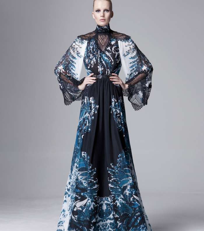 الفستان الملفت مع الأكمام الواسعة