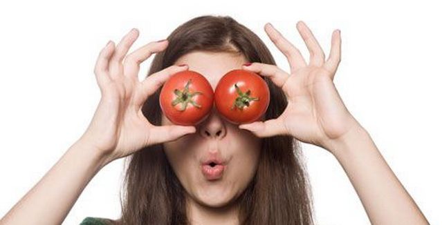 اكتشفن يا بنات أبرز فوائد الطماطم للبشره