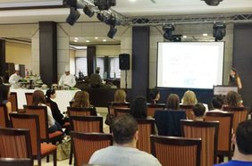 بالصور، ياسمينة في ندوة عن السمنة وانواع الرجيم