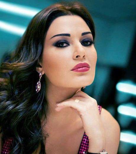 سيرين عبد النور تتألّق بالفوشيا