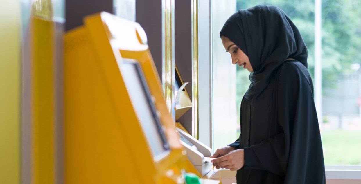 كيفية حساب الراتب الشهري للموظف في السعودية
