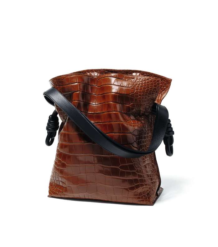 إختاري من Loewe حقيبة فلامينكو المميّزة