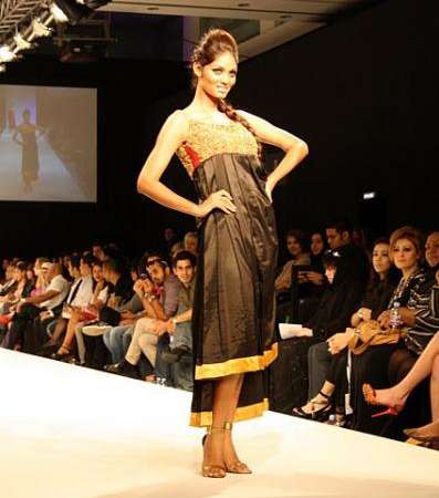 Hajra-hayat-dubai-fashion-week-2010.JPG