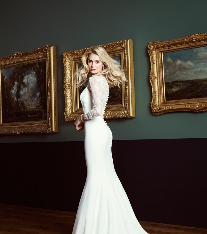 صور اجمل فستان زفاف ضيق