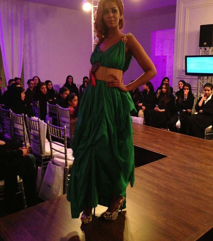 فستان عصري ومميّز من مجموعة المصمّمة شيماء 