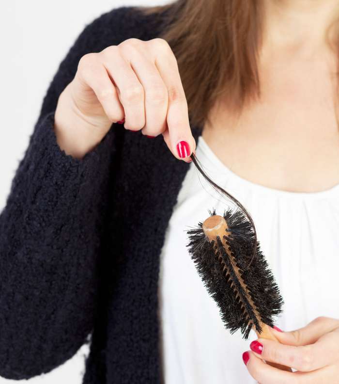 ما هي أسباب سقوط الشعر | أبرز مسببات تساقط الشعر