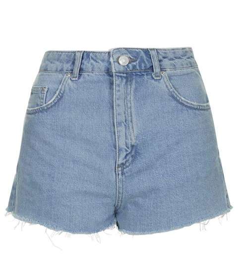 اختاري الشورت بقصة الخصر العالي من Topshop