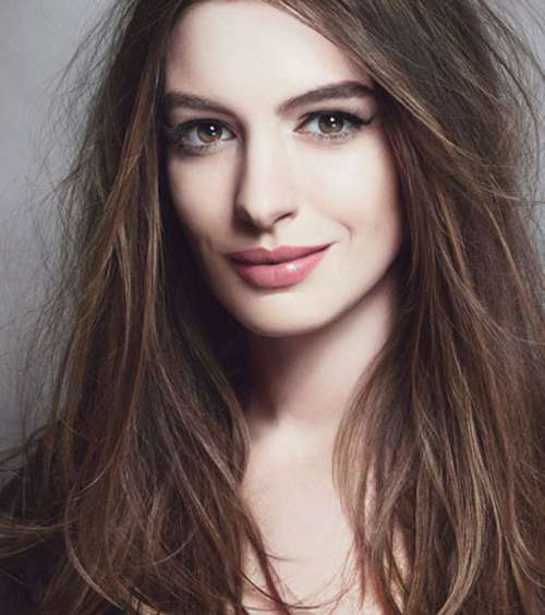 الآي لاينر الممدود مع الهايلايتر المضيء للبشرة