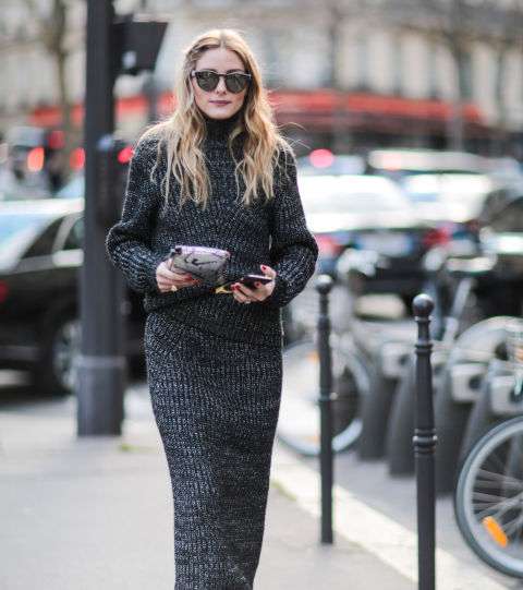 اوليفيا باليرمو تعتمد موضة الفستان الصوفي متوسط الطول Knit dress
