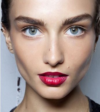 Jason Wu  رسا اختياره على الكرزي