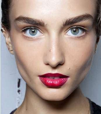 Jason Wu  رسا اختياره على الكرزي 