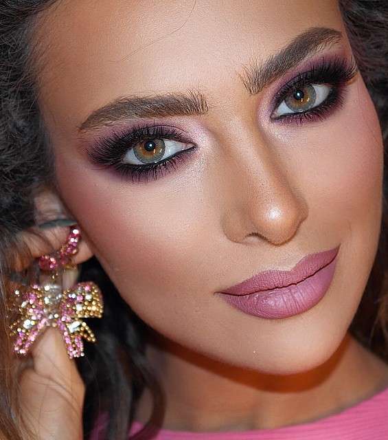 المكياج الزهري مع أحمر الشفاه