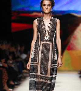 موضة الفستان الماكشي الشفاف لصيف 2016 من البيرتا فيريتي