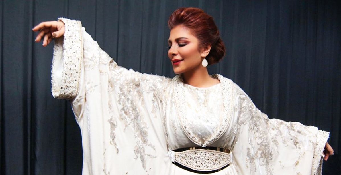 أصالة تبكي على المسرح في موسم الرياض بسبب "ذاك الغبي"