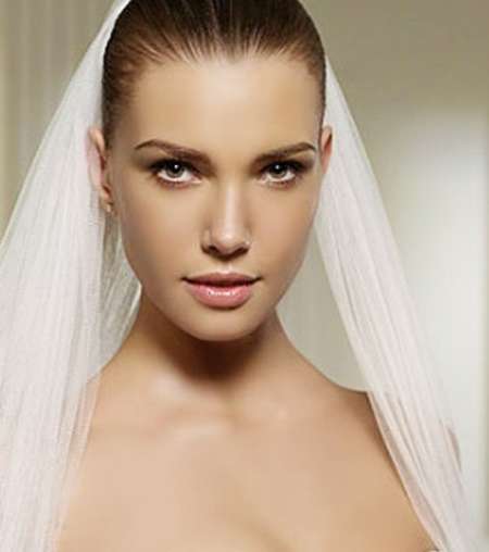 النيود والباستيل مثاليان لماكياج الشفاه 