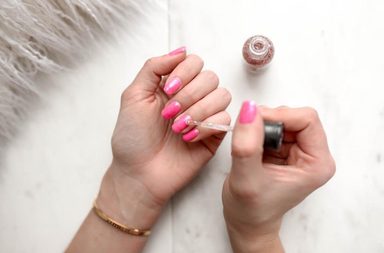 افضل مزيل طلاء اظافر 