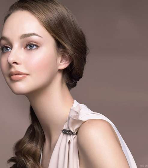 مكياج برونزيّ هادئ 2013