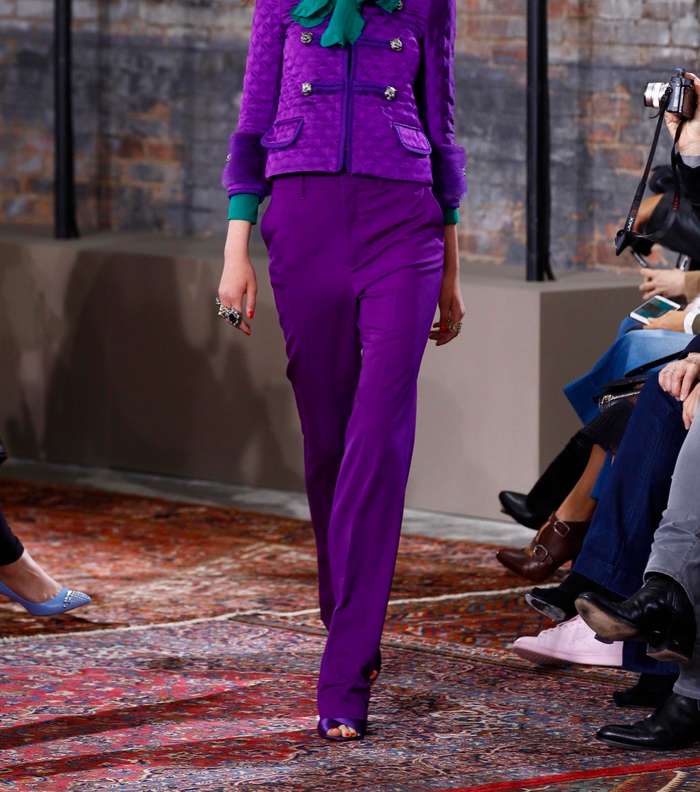 من مجموعة Gucci Resort 2016، اليك موضة تنسيق اللون ذاته في الاطلالة الواحدة