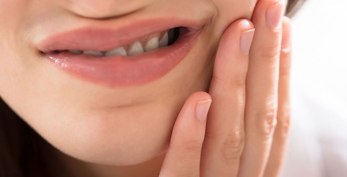 متعافون من فايروس كورونا يخسرون أسنانهم فهل من علاقة؟