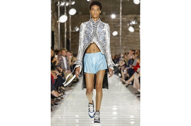 من اسبوع الموضة الباريسي، اليك مجموعة علامة لويس فويتون الجديدة لصيف 2018