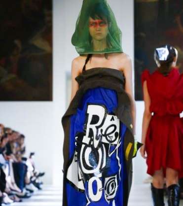 Maison Martin Margiela تقدم ازياء غريبة ومميزة لشتاء 2017