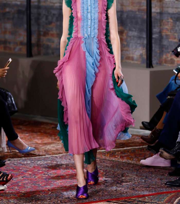 من مجموعة Resort 2016، اليك موضة قماش التول من غوتشي