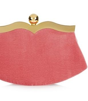 حقائب مميّزة على شكل شفاه من Miu Miu