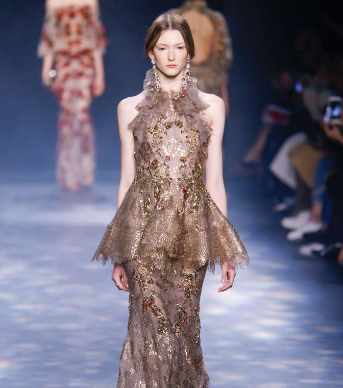 احدث فساتين طويلة فخمة