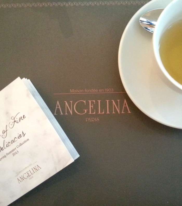 الشاي الأخضر الممزوج بالفواكه المميز لدى أنجلينا كافيه 
