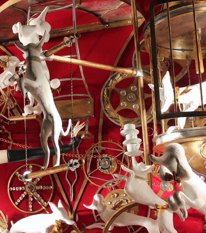 واجهة متجر Bergdorf Follies بمناسبة الأعياد