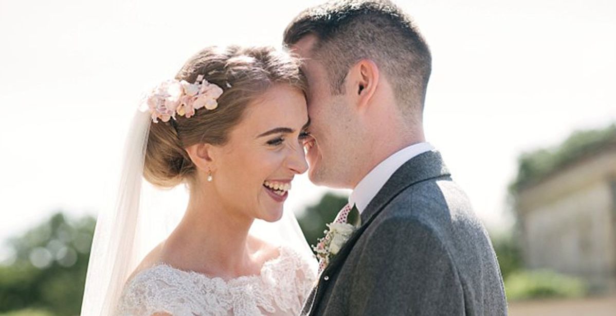 كلمات اهداء للعروسين