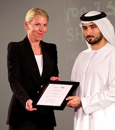 كارولين هيوبر، مديرة دار IWC في الشرق الاوسط تستلم الجائزة