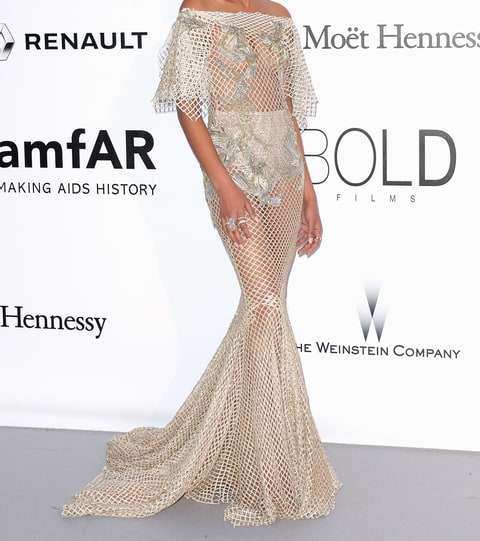 شانيل ايمان بفستان مشبط شفاف من ماركيزا في حفل عشاء AmFar في كان 2016