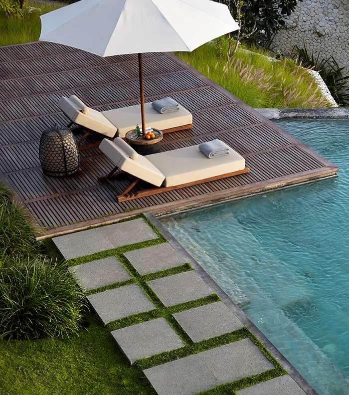 أحواض السباحة في منتجع بولغاري مستوحاة من الأراضي الخصبة لزراعة الأرزّ 